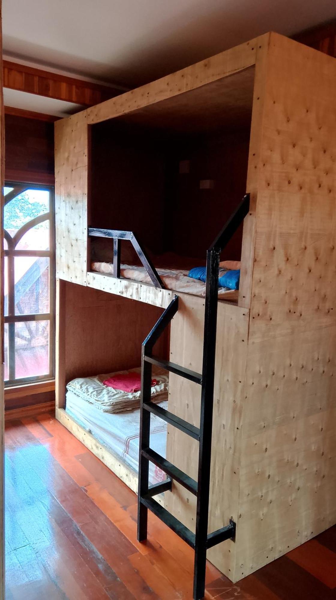 Tibet Restaurant And Hostel Nakasong Exterior photo